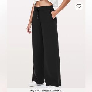 Lululemon On the Fly Wide-Leg Pant *Woven